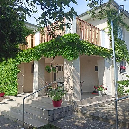 Hotel Dom v Záhrade Podhájska Esterno foto
