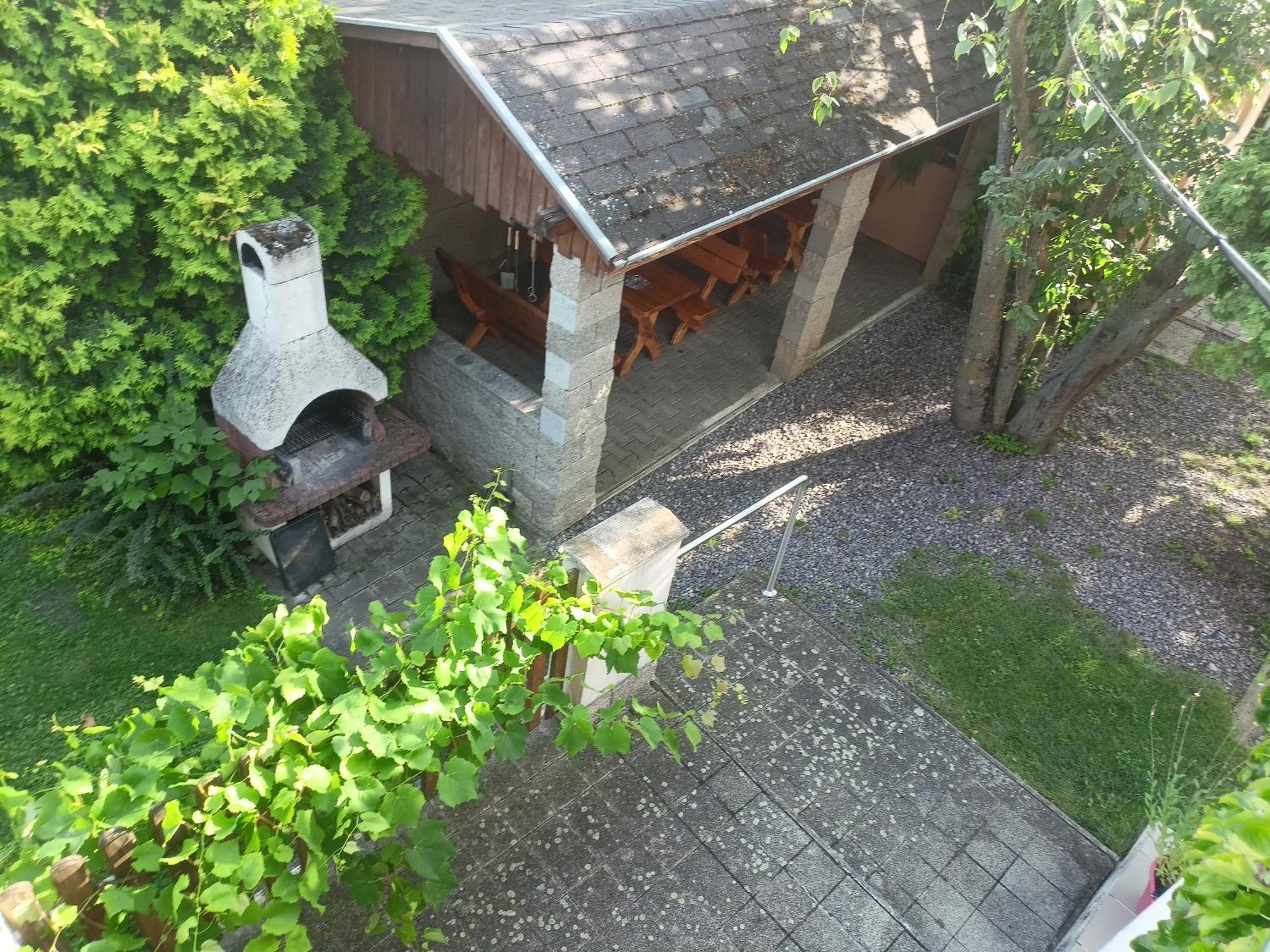 Hotel Dom v Záhrade Podhájska Esterno foto