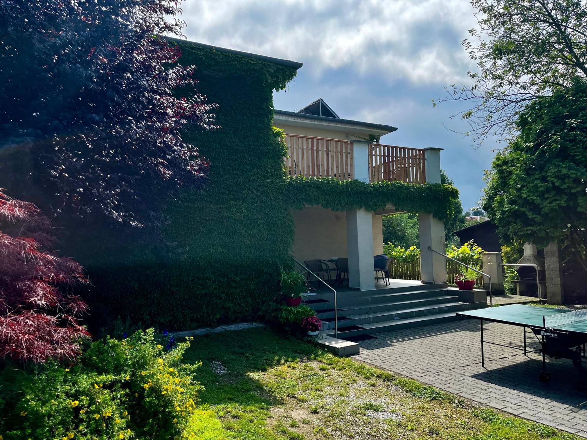 Hotel Dom v Záhrade Podhájska Esterno foto